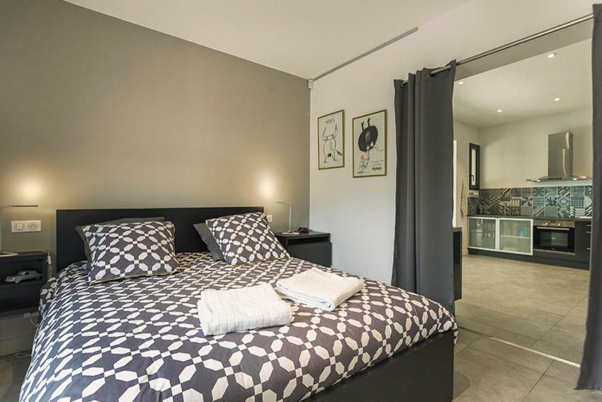 Les Aromatiques - Terrasse & Parking Prive A Villeneuve Les Avignon - Proche Golf Academy Exteriör bild